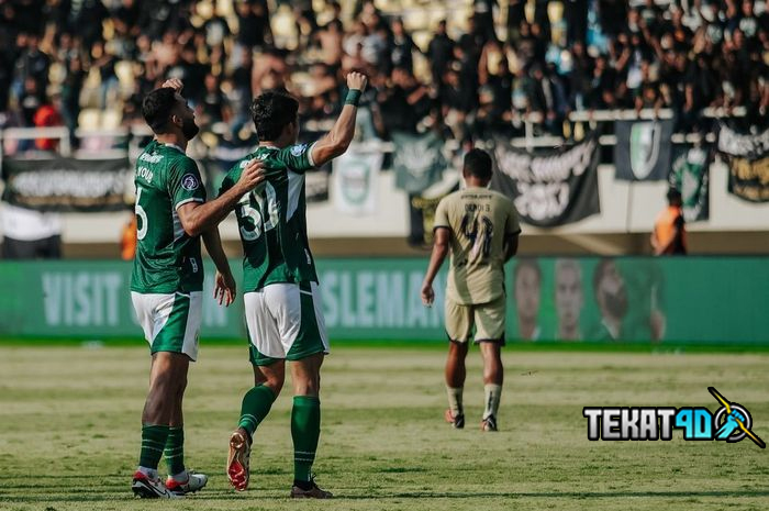 PSS Sleman mengalahkan Arema FC dengan skor 4-1 dalam laga pekan ke-31 Liga 1 2023/2024 di Stadion Manahan, Solo, Senin (15/4/2024).